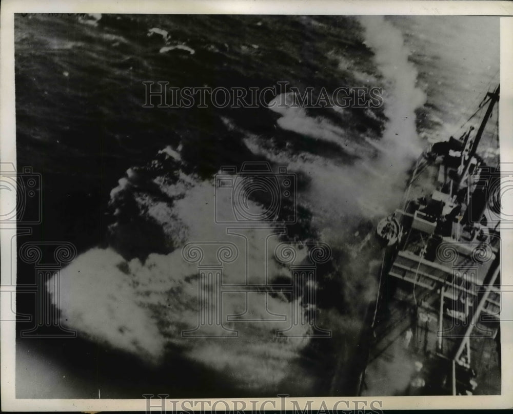 1943 Press Photo Axis convoy ships machine gunned by RAF coast patrol - Historic Images