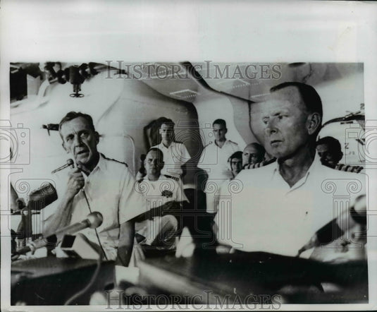 1969 Press Photo Capt John Phillip Stevenson Listens to Rear Adm Gordon J Crabb - Historic Images