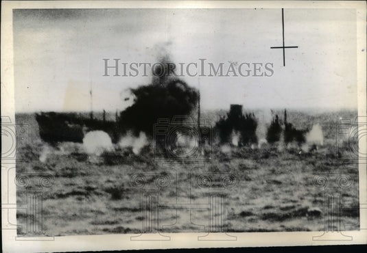 1942 Press Photo Royal Air Force Bombs Axis Tanker off Tunisia - Historic Images