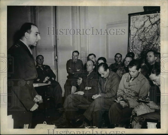 1944 Press Photo General Jean de Lattre de Tassigny Addresses Press in France - Historic Images
