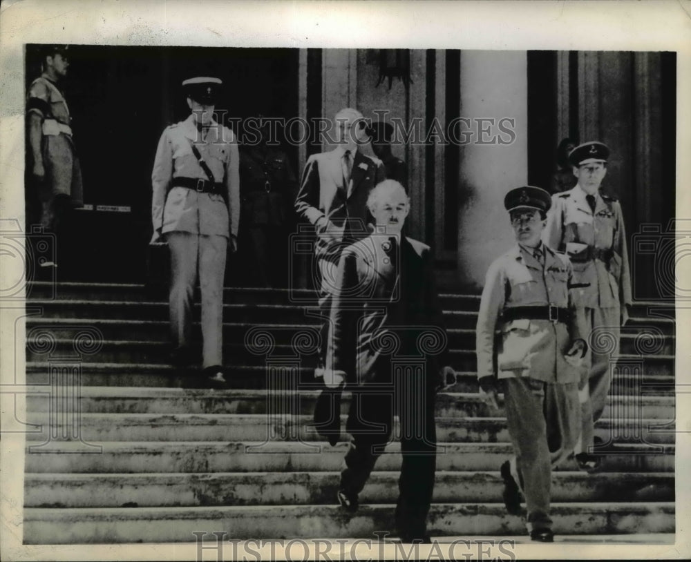 1945 Press Photo Sir Bernard Paget &amp; Hon Terence Shone confer on Levant Crisis-Historic Images