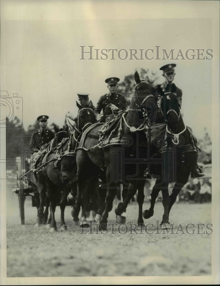 1935 Press Photo Army riders of Batt D 83rd Field Artillery show at Pinehurst NC-Historic Images