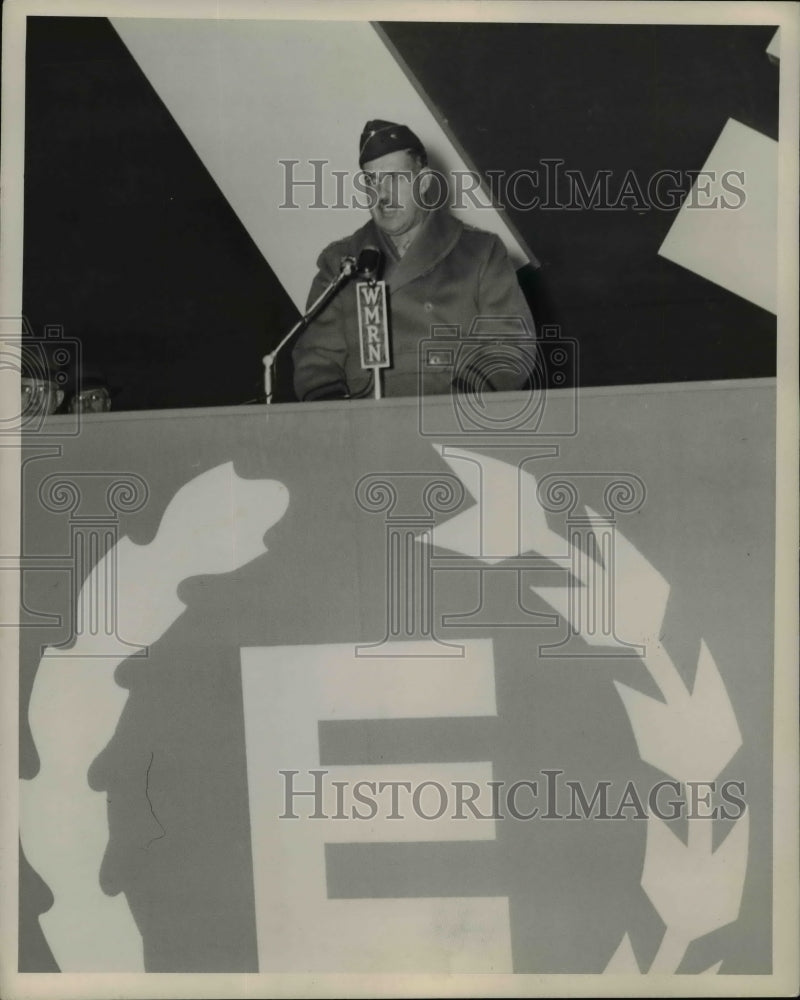 1943 Press Photo Hunki Corkey award for Sciato Ordnance plot Marion Ohio - Historic Images