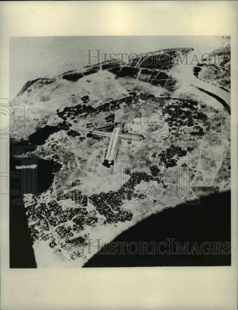 1942 Press Photo Taken From U.S.Bomber at 15,000 Feet Shows Airdrome at Haiphong - Historic Images
