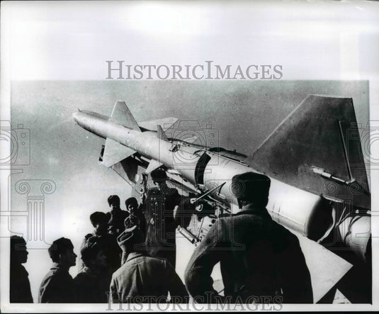 1970 Press Photo Russian officer lectures servicemen about a missle - nem44408-Historic Images