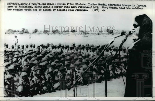 1971 Press Photo New Delhi Indian Prime Minister Indira Gandhi makes a speech - Historic Images