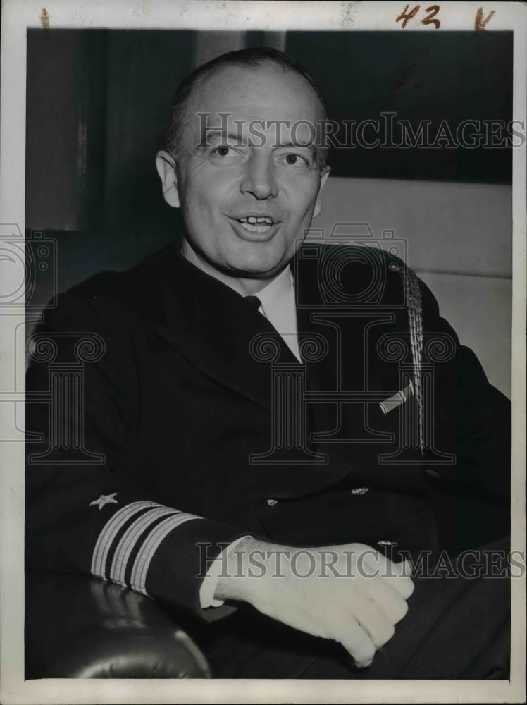 1945 Press Photo Commander Harold Stassen Holds Washington Press Conference-Historic Images