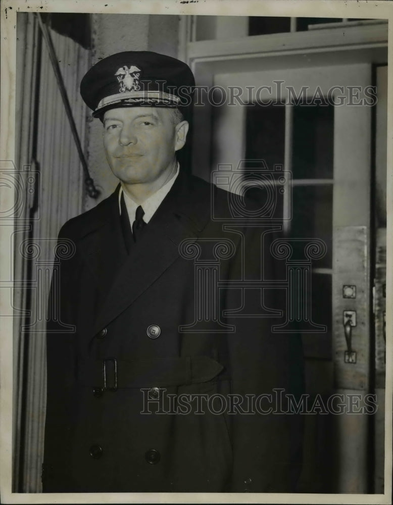 1945 Press Photo Commander Harold Stassen Confers with President at White House - Historic Images