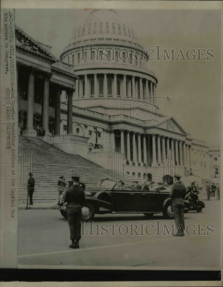 1951 Press Photo Gen Douglas MacArthur Arriving at Capitol to Address Congress - Historic Images