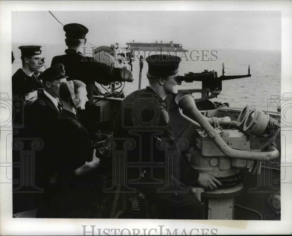 1941 Press Photo British Sailors Watch Floating Dock Towed by Tugboats-Historic Images