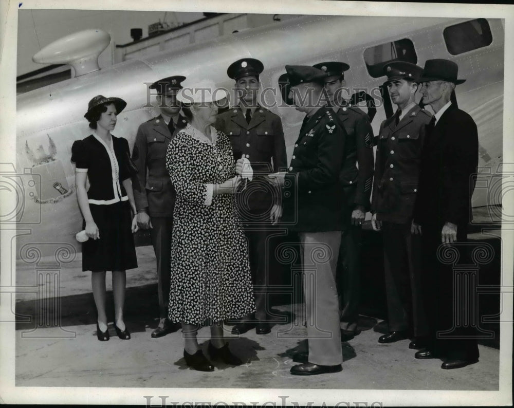 1942 Press Photo Alma Cooper, Sgt Marion Cooper, Sgt Alton Cooper, Tup Cooper-Historic Images