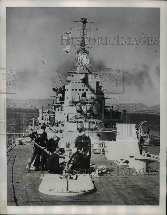 1946 Press Photo HMS Vanguard Warship in Grenock, England - nem47602-Historic Images