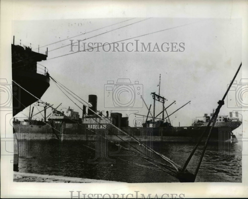 1941 Press Photo French Freight Rabelais damaged by bombs from British Planes- Historic Images