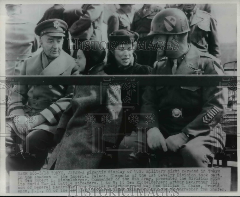 1946 Gigantic U.S Military Parade in Tokyo in the Imperial Palace - Historic Images