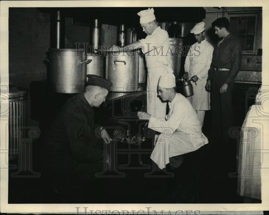 1943 Tech. Sgt. McConnell Inspects Student Cooks, Fort Knox, KY - Historic Images