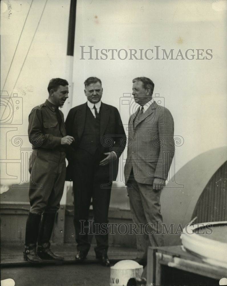 1927 Press Photo Major General Curtiss Gheene chats with Hoover and Davis-Historic Images