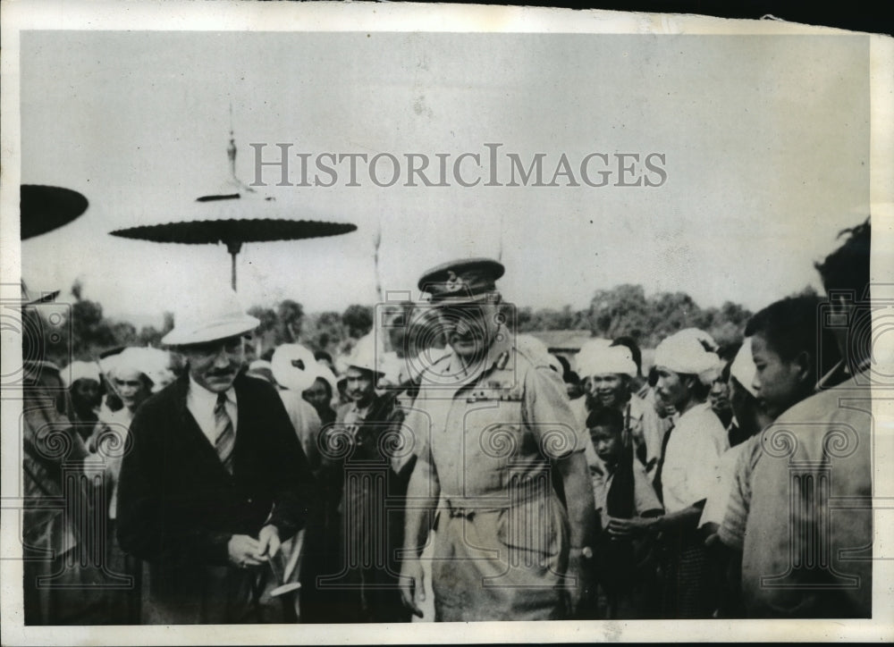 1942 General Wavell inspects troops in Northeast Frontier in Burma - Historic Images