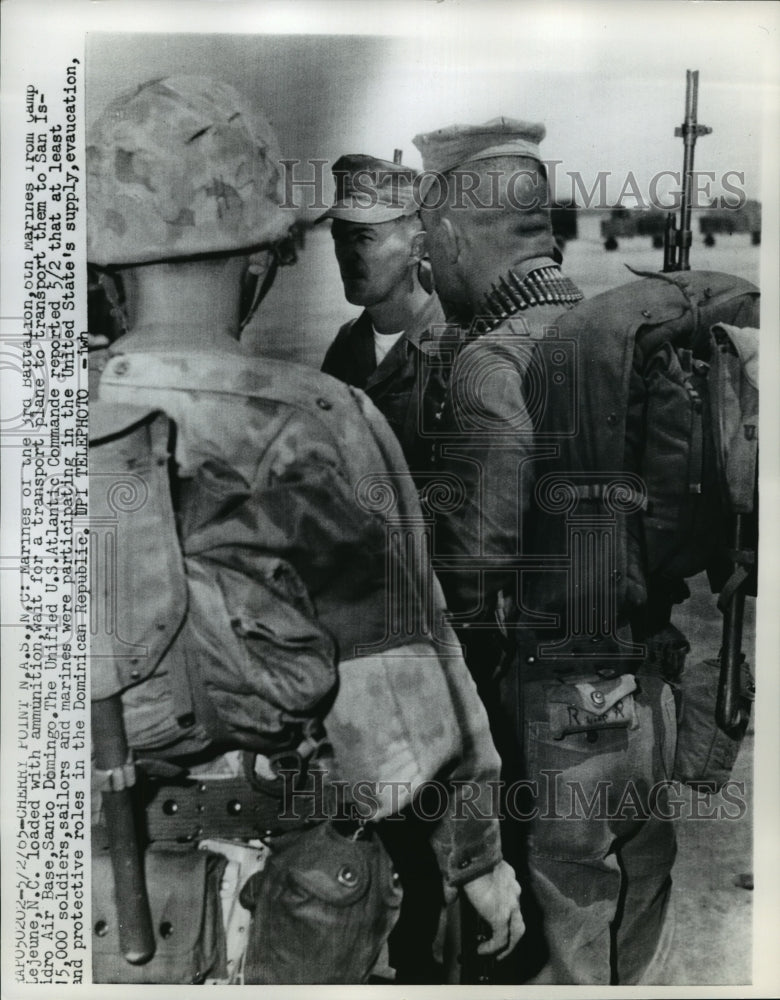 1965 3rd battalion marines awaiting plane to San Isidro Air Base - Historic Images