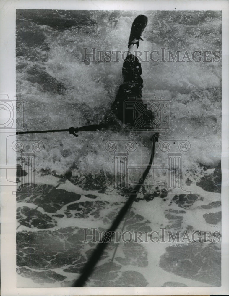 1957 Press Photo 1st Lt Charles Pyle gets his sea legs the hard way - nem53630-Historic Images