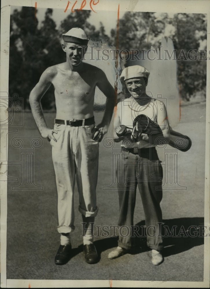 1933 Bob Swanson breaks the World Golf Marathon Record - Historic Images