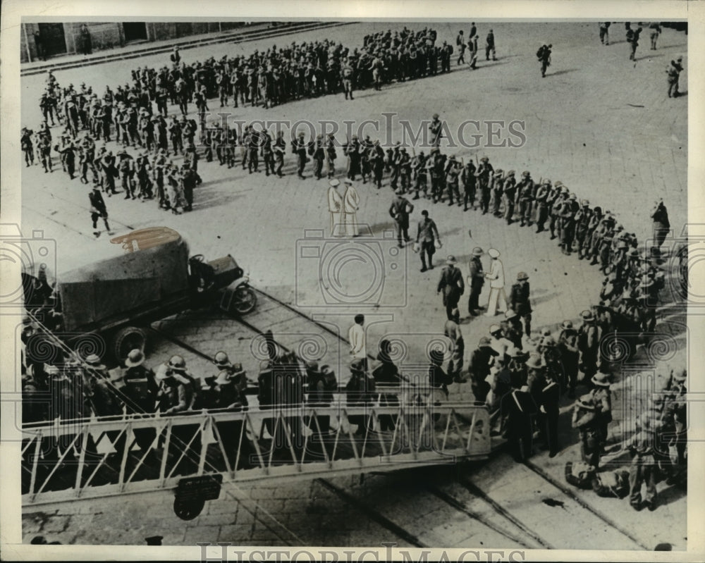 1935 Italian Soldiers boarding a troop ship at Naples to Africa - Historic Images