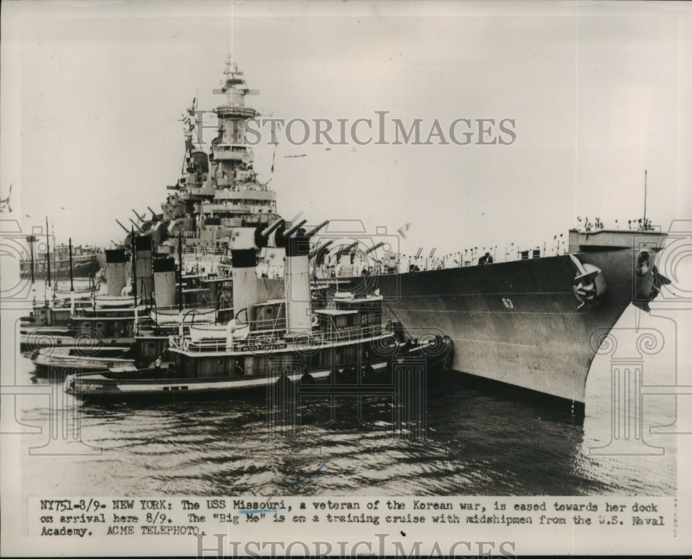 1951 Press Photo USS Missouri Eases Towards Her Dock on Arrival August 9th - Historic Images