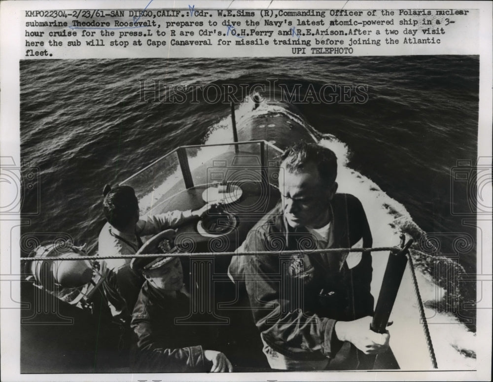 1961 Press Photo Cdr. W. E. Sims, Commanding Officer of the Polaris Nuclear Ship - Historic Images