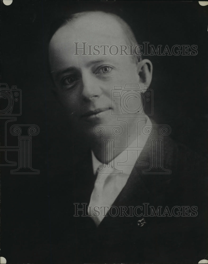 1928 Brooke Howell of the West in one of his photo opportunity - Historic Images