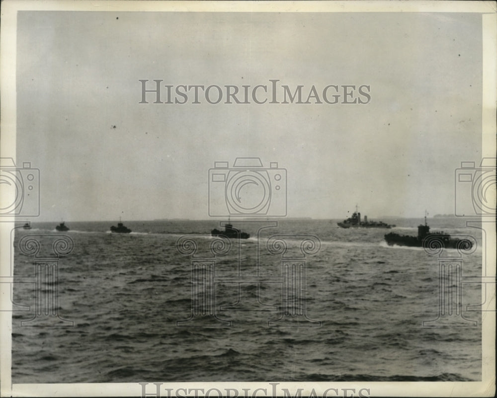 1943 Press Photo American Troops Land &amp; Consolidate Their Positions in Pacific-Historic Images