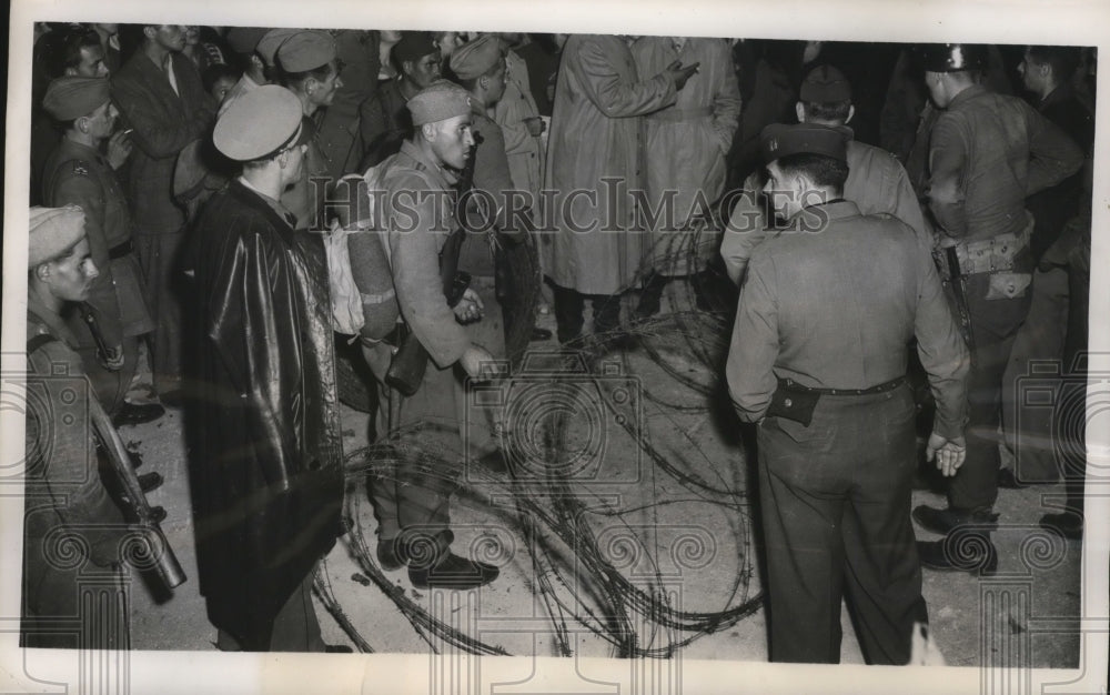 1949 Press Photo Barbed wire symbolizes Iron Curtain along Morgan Line-Historic Images