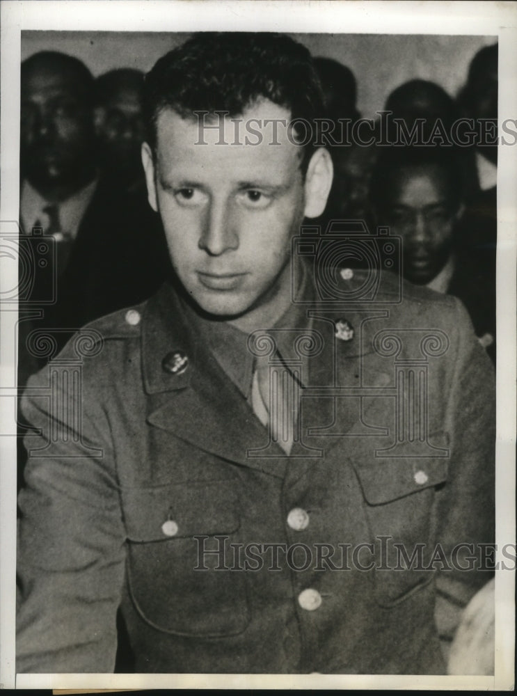 1943 Pvt Sydney B Dunn held for stabbing Margherita Clement - Historic Images