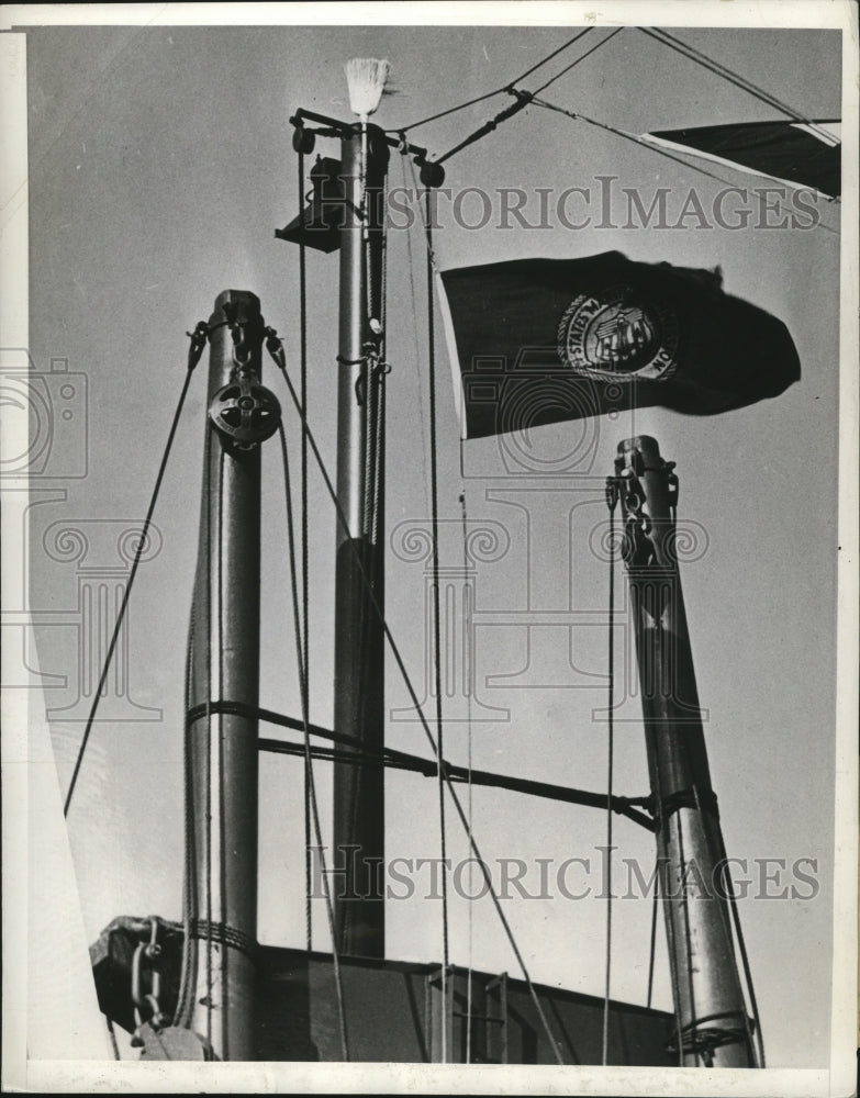 1942 Broom lashed to mast f ship John C Fremont at ship yards - Historic Images