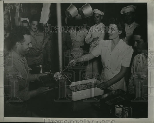 1943 Miss Matton serves breakfast at Fort George Meade - Historic Images