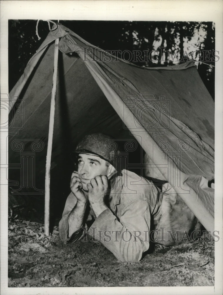 1944 Press Photo Private Charles F. Lee, father of the quadruple children - Historic Images