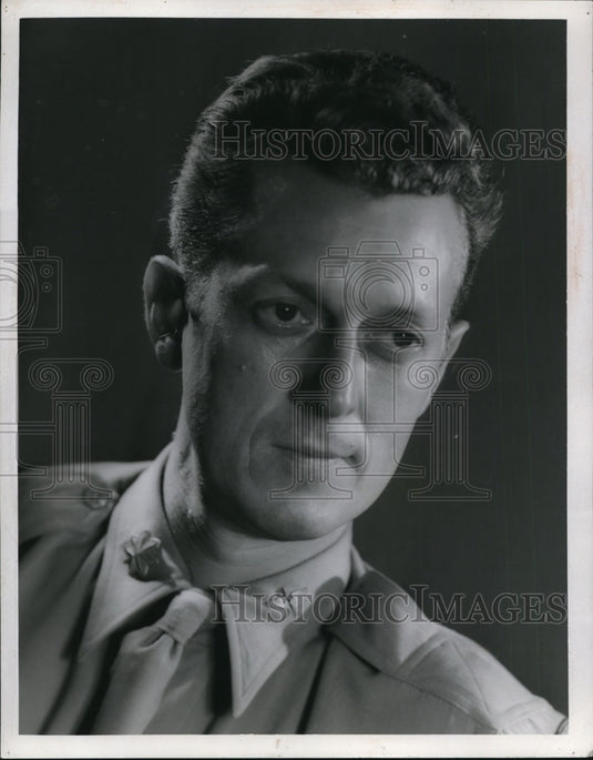 1945 Press Photo Sculptor and designer Lieut. Col. Marshall Fredericks - Historic Images