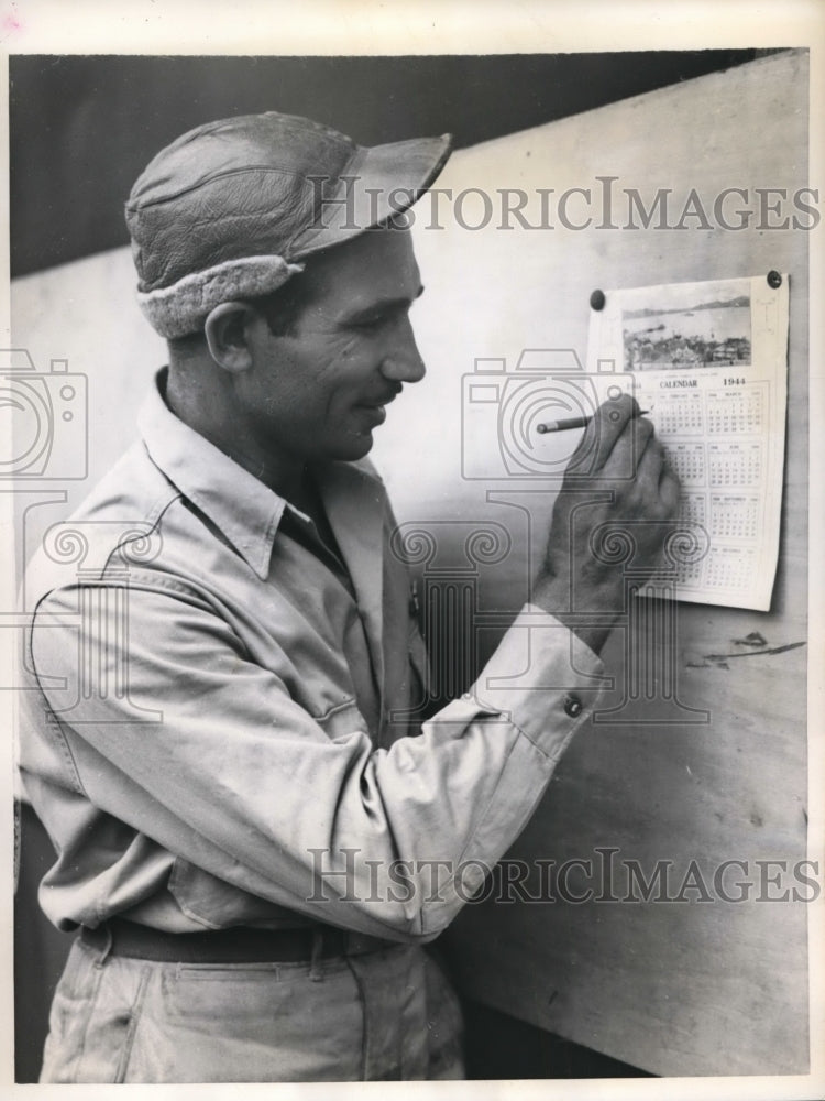 1944 Press Photo Sergeant Lionel Turner heads the Press Relations in New Guinea - Historic Images