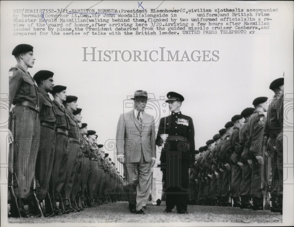 1957 Press Photo Dwight Eisenhower and General John Woodall review Guards-Historic Images