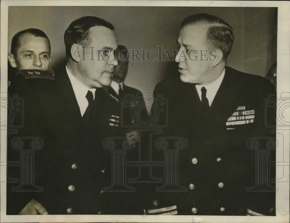 1946 Press Photo Russian Vice Adm Bogdenko &amp; US Navy Capt Knoll at UNO meeeting - Historic Images