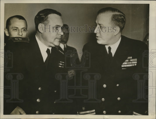 1946 Press Photo Russian Vice Adm Bogdenko & US Navy Capt Knoll at UNO meeeting - Historic Images