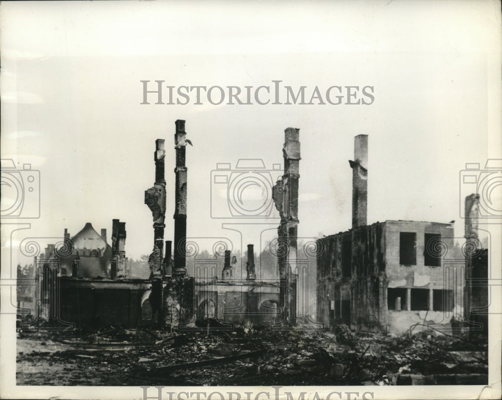 1941 Jagged chimneys stand as mourning monuments in Elverum City - Historic Images