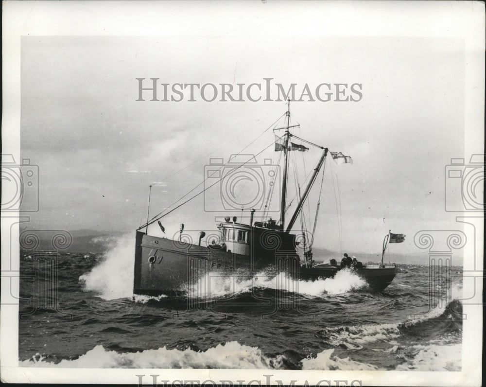 1941 Press Photo Patrol boat bucks to a gale in The Pacific Ocean - Historic Images