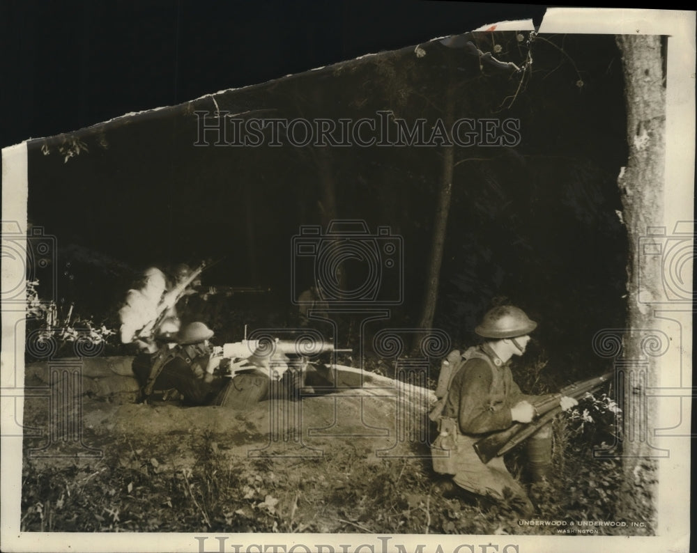 1925 Press Photo Soldiers Before They Go Over The Raid On A Machine Gun Nest-Historic Images