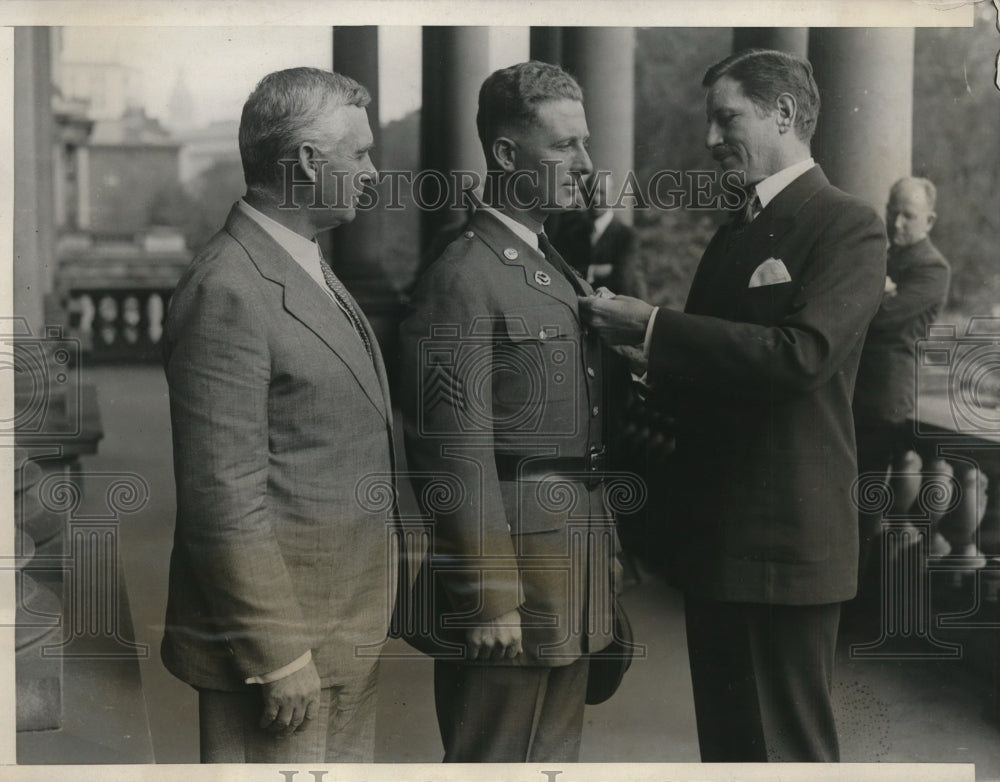 1929 Sergeant Jens Jensen receives National Rifle Association Medal - Historic Images