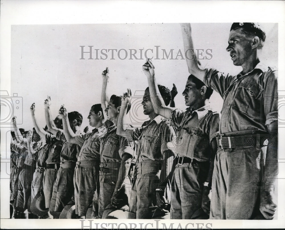 1941 Recruits For Yugoslavia Swear Allegiance To Their King - Historic Images