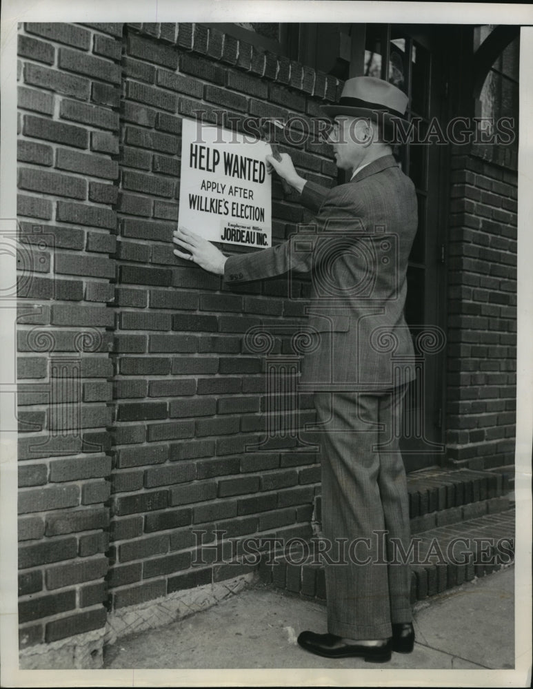 1940 Press Photo George Douglas Hofe with Hep wanted sign for his business-Historic Images