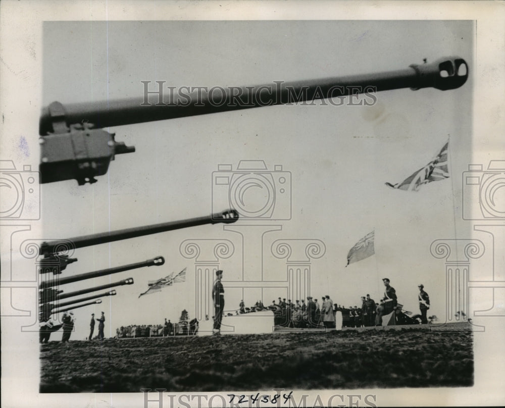 1944 Press Photo Canadian Soldiers inspected by Prime Minister MacKenzine-Historic Images