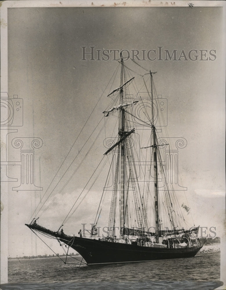 1937 Press Photo George Vanderbit family cruise on schooner Cressida - nem71414-Historic Images