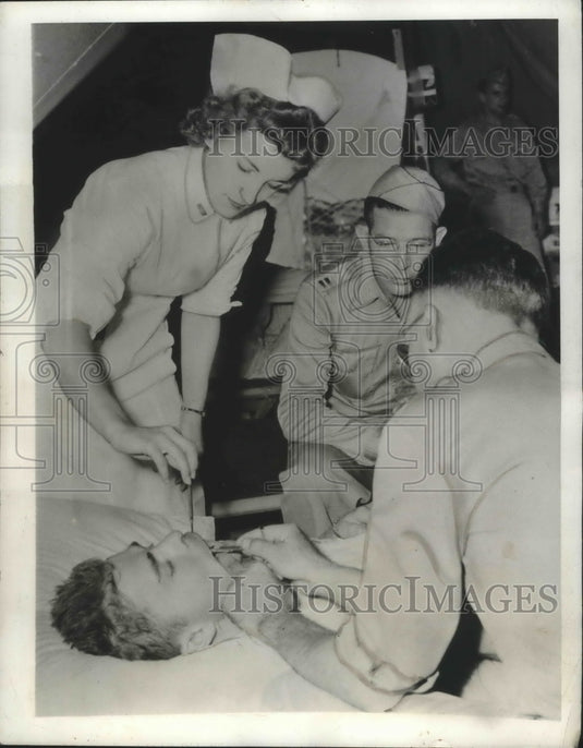1942 Major CA Dunn, nurse A Decker & Capt FJ Dawson - Historic Images
