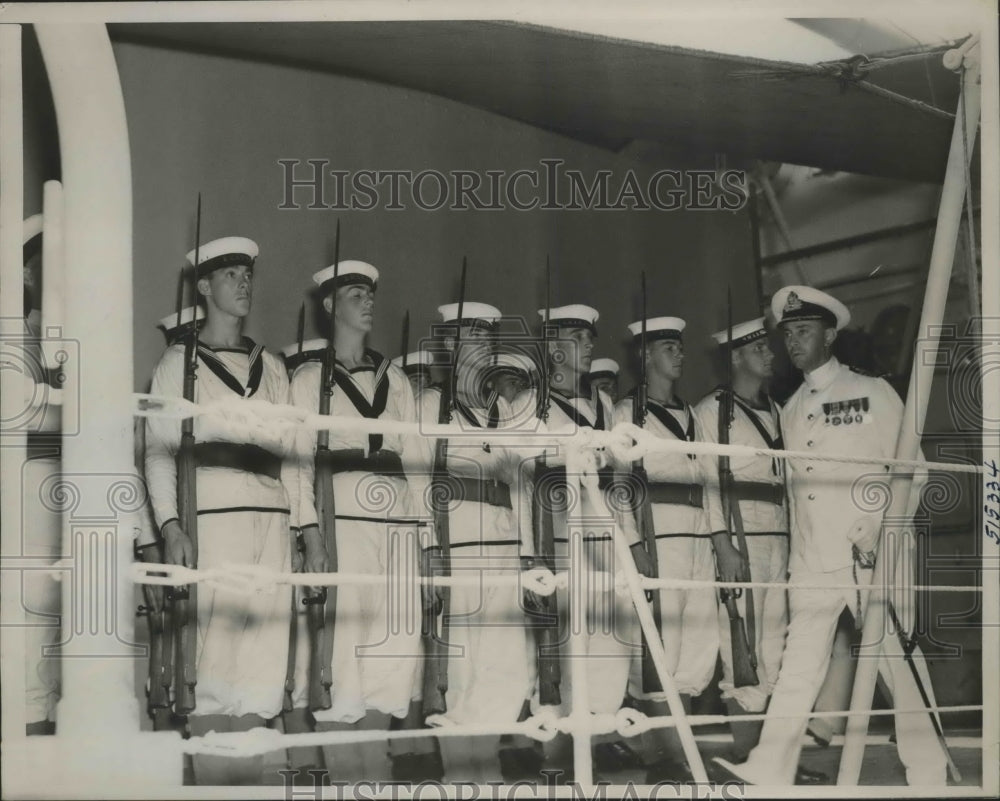 1939 Sailors stand by as Capt. Farncomb leaves the Perth Cruiser - Historic Images