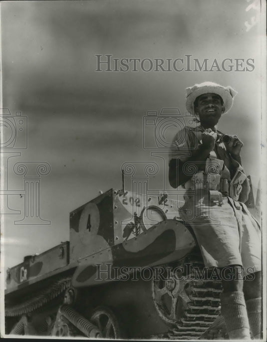 1940 Indian Army man of the Bren Gun Carrier Platoon - Historic Images